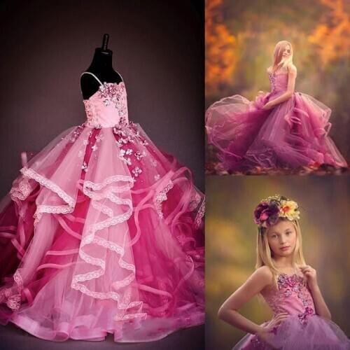 Gorgeous Flower Girl Dresses For Wedding Spaghetti Lace 3D Floral Appliques Beded Tiered Skirts Girls Pageant Dresses Kids Forma