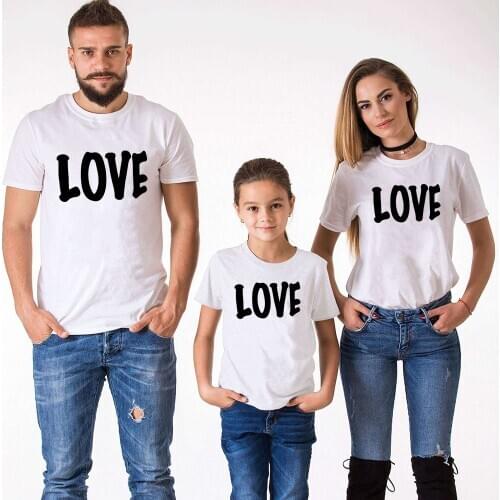 Family Matching Clothing Dad and Mom Girl Son T Shirt Matching Shirts Sumemr Short Sleeve O-neck Family Clothes Love Tshirts