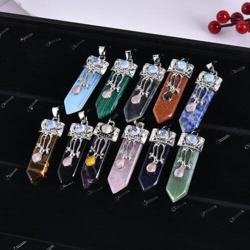 Factory Wholesale New Fashion Seven Chakra Arrow Shape Crystal Natural Stone Pendant Necklace