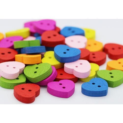 100pcs cartoon colorful 2holes wood buttons 13*15mm cute heart wooden flatback buttons for childrens clothes sew buttons