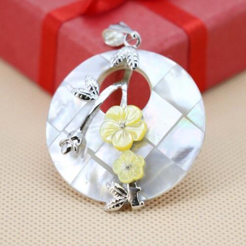 Fashion Chic 40mm White Abalone seashells Yellow Flower pendants Accessories design Retail and wholesale Series