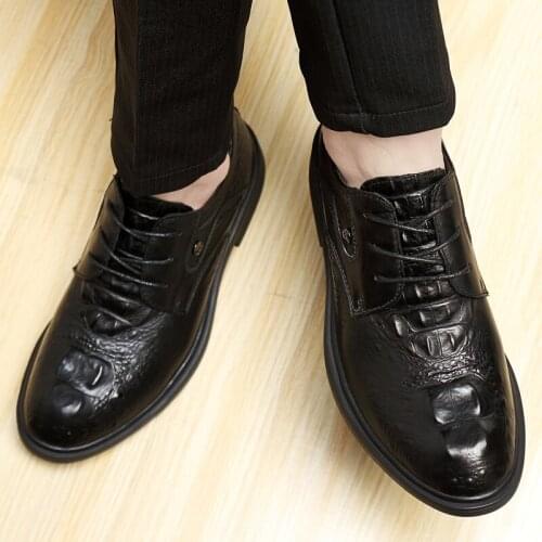 Leather for zapatos men sport sale Mens casual mens shoes male spring man sapato new hombre flat hot de causal breathable 2020