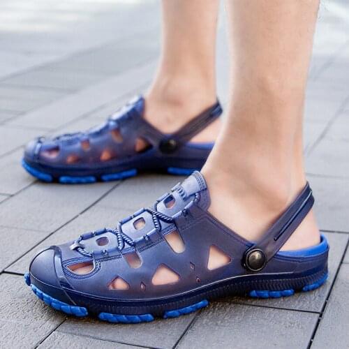 Hiking Sandals New Couple Beach Shoes Hole Shoes Comfortable Men Sandals Leisure Slippers PVC Womens Sandals Zapatos De Hombre