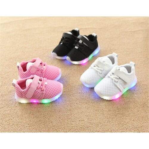 LED Childrens Light Shoes Solid Color Flashing Sports Running Sneakers Boys and Girls Toddler White светящиеся кроссовки 2021