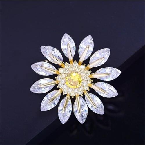 Hot Charming Sun Flower Brooches for Women Cubic Zirconia Daisy Corsage Clothes Accessories Scarf Sweater Sunflower Brooch Pin