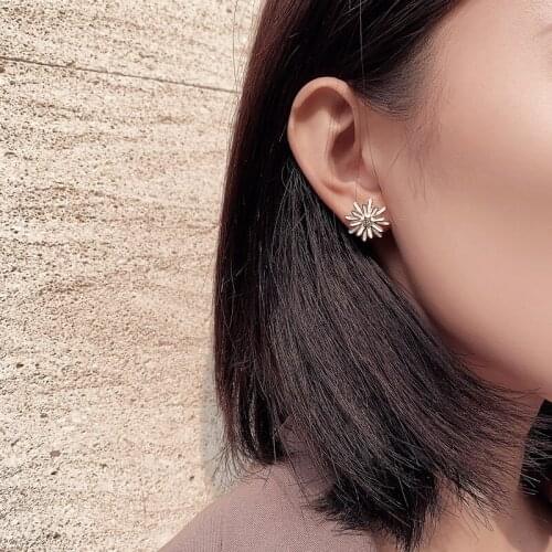 Heronsbill Stud Earings for Women Simple Earrings Temperament Stud Earrings