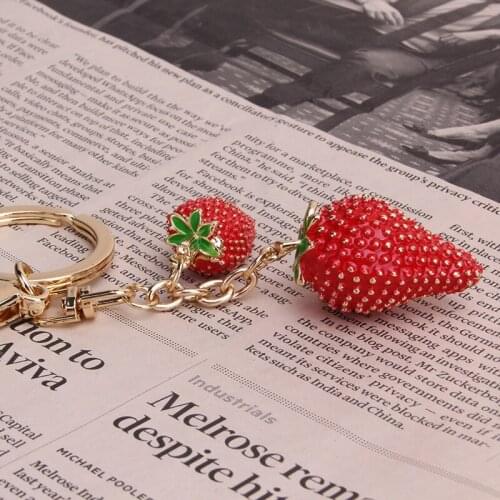 1PC Women Keyring Simulated Fruit Keychain Red Strawberry Keychain Girl Jewelry Cute Car Key Holder Keyring