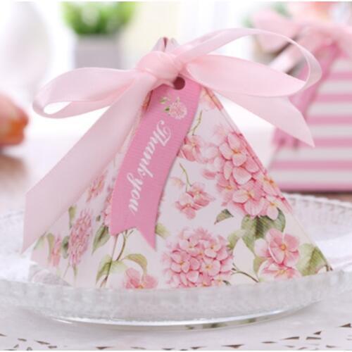 100pcs Exquisite Triangular Pyramid pink Floral Wedding Favors Candy Boxes Party Chocolate Gifts Box + Ribbons + cards