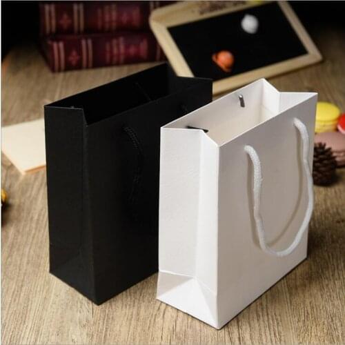 20pcs/lot White Black High Quality Simple Paper Gift Bag Kraft Paper Candy Box With Handle Wedding Birthday Party Gift Package