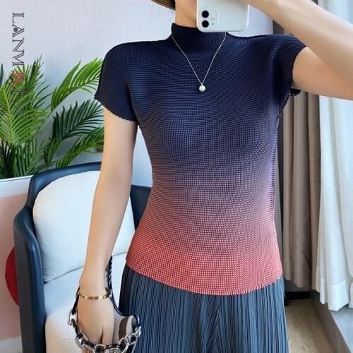 LANMREM 2021 New Arrival Pleated Temperament High Neck Slim Fit T-shirt Short Sleeve Summer Gradient Print Fashion Casual 2T1536