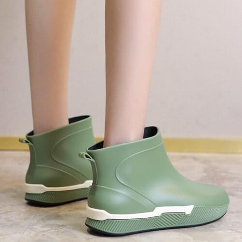 LEOSOXS Ankle Rain Shoes Women Waterproof Water Shoes Ankle PVC Rainboots New Female Fashion Solid Fishing Boots Slip On Winter