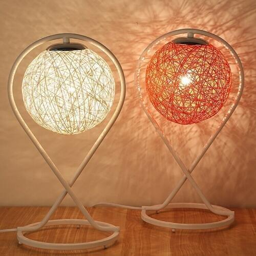 Table lamp bedroom bedside lamp creative romantic simple Pastoral art modern feeding gift solid wood rattan table lights FG332