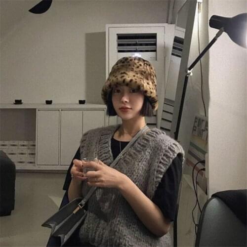 Japanese Sweet Cute Bucket Hat Autumn and Winter Warm Leopard Plush Fisherman Hats Female Thick Basin Hat Wholesale NS1697