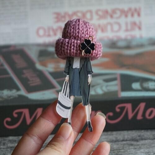 Christmas Gifts for friends Diy Fashion Girls Model Brooch Woman Clover Acrylic Badges for Cloth Bag T-shirt Scarf Accessories