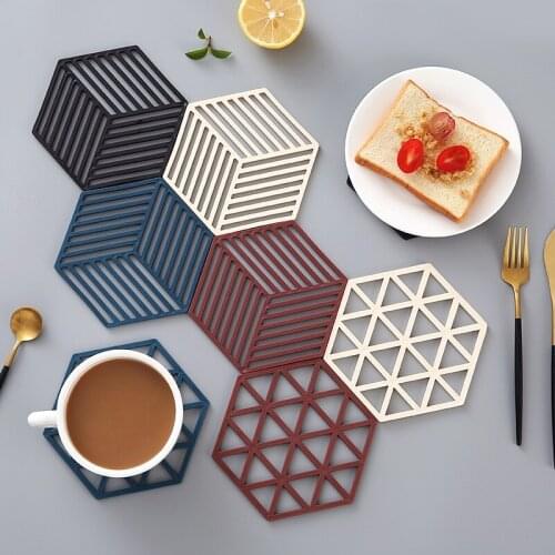 1pc Silicone dining table mat heat insulation pad Hollow out Waterproof Dining Table Mat Non-Slip Insulation Kitchen Decoration