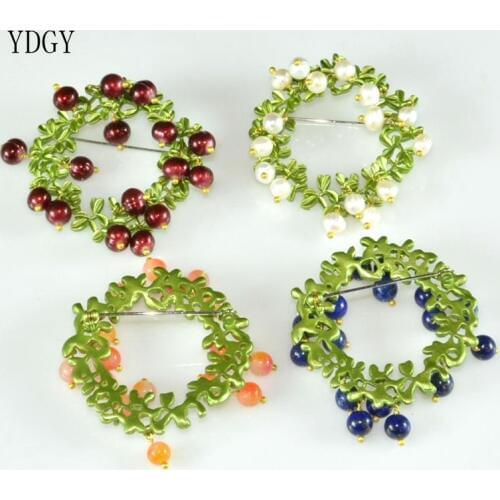 YDGY Cranberry Freshwater Pearl Green Golden Stone Madam Fashion Brooch Brooch Paint Environmental Protection Alloy
