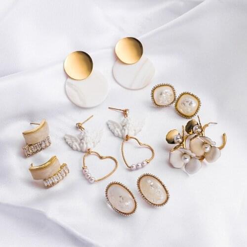 Lifefontier Vintage Shell Oval Earrings for Women Elegant White Enamel Flowers Heart Pearls Gold Metal Drop Earings Jewelry