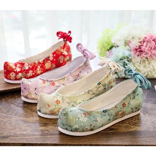 Traditional Chinese Hanfu Shoes Ancient Women Flats Soft Ankel Bandage Lolita Hidden Heels Oriental Floral Embroidered Satin