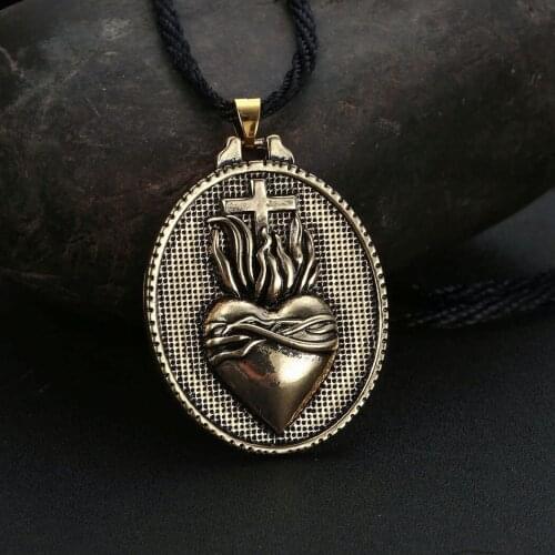 Antique Mysterious Heart Cross Pendant Necklaces for Men Slavic Viking Oval Metal Charm Vintage Religious Amulet Jewelry for Him