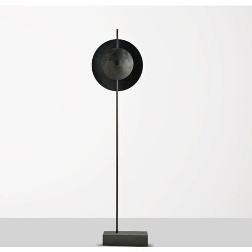 Postmodern minimalist living room metal personality floor lamp Nordic designer bedroom study sofa model room floor