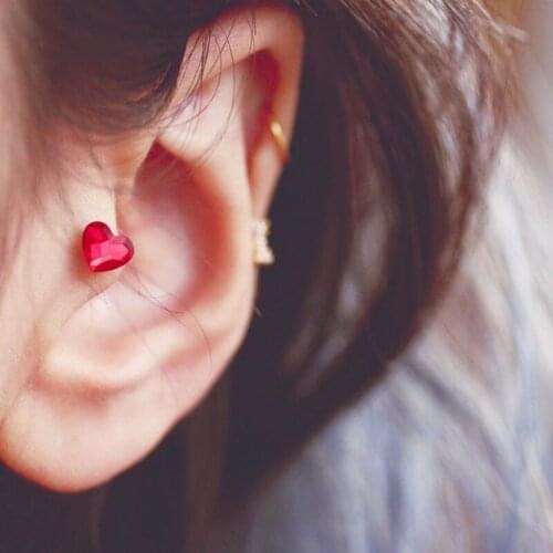 1Pcs Ins Mini shiny rhinestone Heart Stud Tragus Earrings for Women Metal Titanium steel Screw Piercing Mid Low Helix Earring