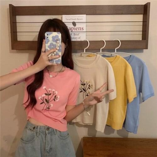 Blouse New Floral Embroidery Round Neck Short-sleeved Blouse Women Summer Casual Korean Style Slim Short Knit Sweater