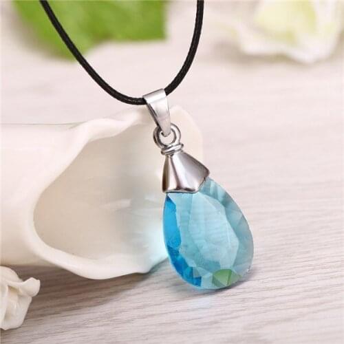 10 Pcs/lot Anime Sword Art Online Yui Heart Necklace SAO Cosplay Pendant Toy Blue Crystal Accessories Jewelry gift