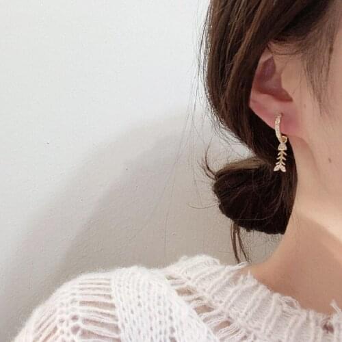 2020 New Fashion Hot Sale Womens Earrings Romantic Sweet Fishbone Shape Earrings for Women Korean Girl Gifts Jewelry Wholesale