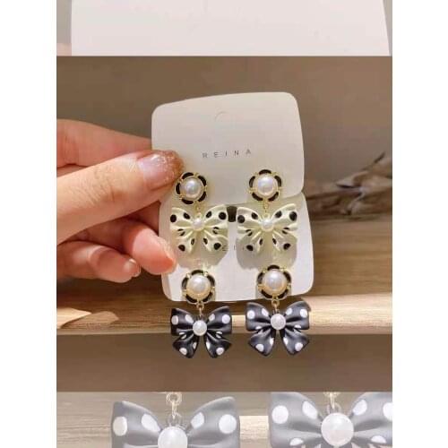 Retro Fashion Earrings New Trend Autumn And Winter Womens Bow Earrings Simple Temperament Earrings Trend