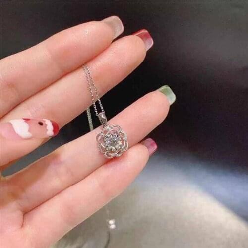 Huitan Wedding Trend Flower Necklace for Women Aesthetic Pendant Engagement Party Sweet Necklaces Eternity Classic Jewelry Bulk