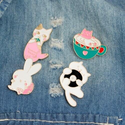 Lovely Cat Kitten Rabbit Brooch Shirt Hats Button Pins Denim Jacket Pin Badge Animal Brooches Jewelry Women Girls Kids Gifts New