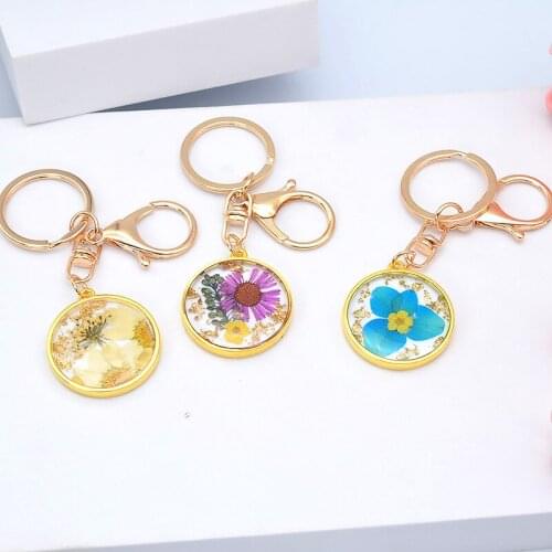 Daisy Flowers Leaves Filling Key Chain Cute Round Pendant Keychain Women Bag Backpack Car Charms Fashion Keyring Gifts