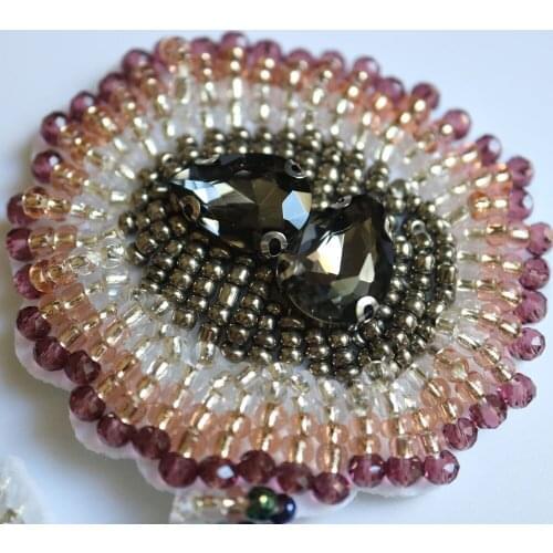 Fashion DIY flower beaded Patches for clothing Embroidery sew on patches for bags decorative parches floral applique