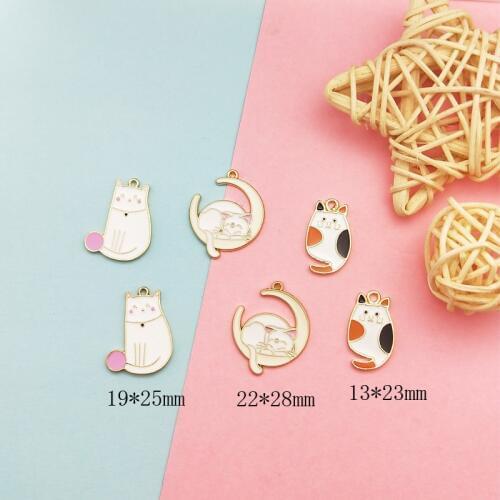 10pcs/pack Lovely Cat Enamel Pendants Charms Metal Golden Moon Cat Spotted Cat Charms For DIY Handmade Jewelry Material