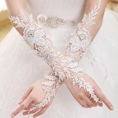 2021 New Prosperous Times The Bride Long Design Strap Bride Mitring Quality Rhinestone Car Lace Decoration Wedding Gloves