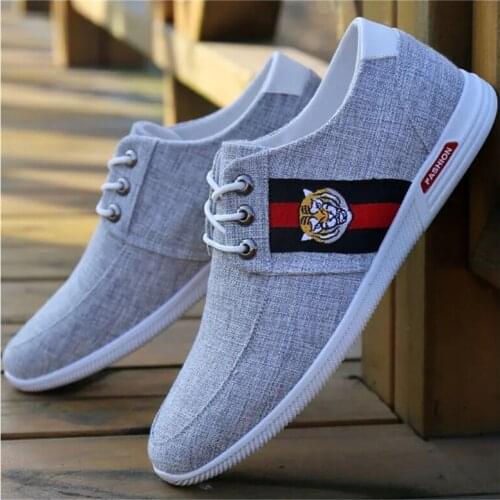 Fashion Casual Shoes Canvas Breathable Lightweight Driving Shoes Mens Loafers Soft And Comfortable Flat Shoes Non-Slip Sports
