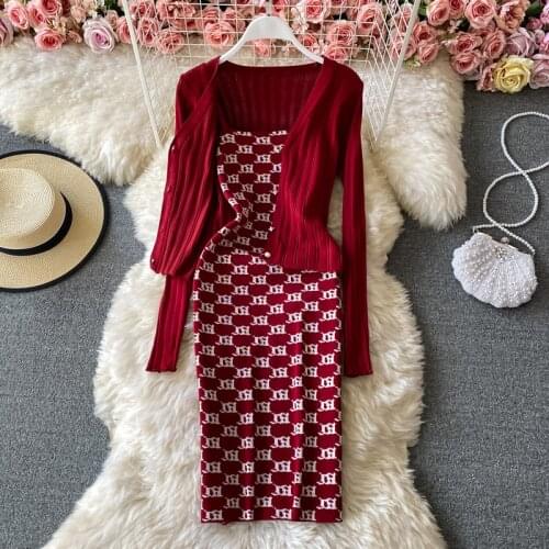 Spring and autumn ladies V-neck knitted cardigan jacket wild short sling dress two-piece suit