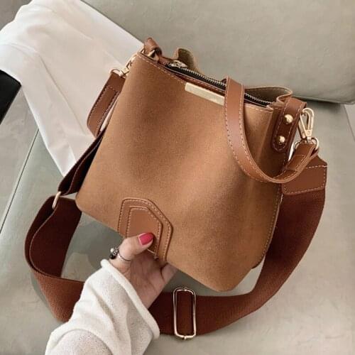 Vintage Scrub Leather Bucket Bags for Women 2021 Trending Designer Crossbody Shoulder Handbags Womens Wide Shoulder Belt Bag