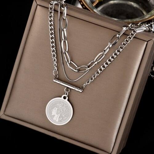 No fading European and American double-sided three-layer portrait necklace harbor wind retro minority collarbone chain