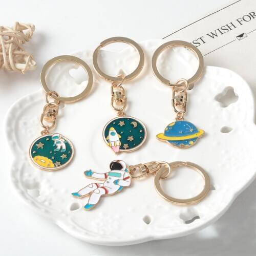 Space Enamel phantasy keychain Starry sky Beautiful Planet astronaut keyring Adventure key jewelry achieve your aerospace dream