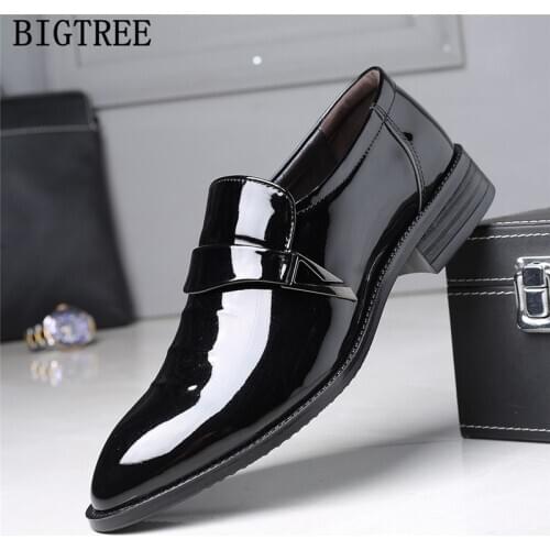 Formal Shoes Men Classic Plus Size Loafers Men Designer Shoes Coiffeur Fashion Black Dress Patent Leather Shoes Men 2020 Sapatos