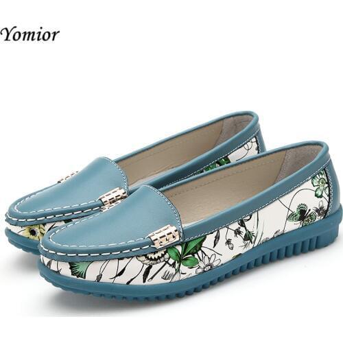 Yomior New Spring Summer Women Flats Shoes Fashion Genuine Leather Mother Loafers Slip On Casual Shoes Moccasins Driving Shoes