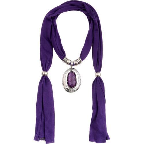 Lureme Chokers On The Neck