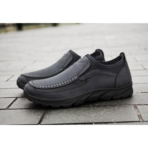 Men Casual Round Head Handmade Shoes Soft Soles Breathable New Fashion Loafers Single Top Layer Leather Retro Leisure Sneakers