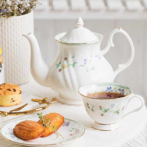 Ceramic English Afternoon Tea Coffee Set Turkish Flower European Luxury China Bone Reuseable Tee Tasse Drinking Cups AA60BD