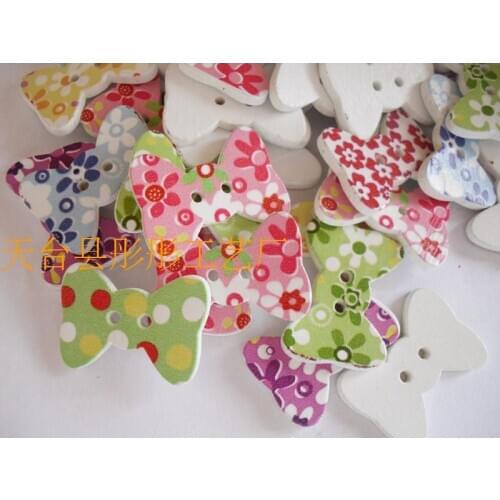 100PCs Christmas Hot Lantern Mixed Wooden Buttons Sewing 25mm x26mm For Diy