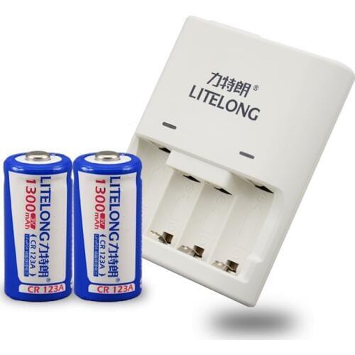 2pcs 1300mAh 3v CR123A rechargeable LiFePO4 battery lithium battery with charger