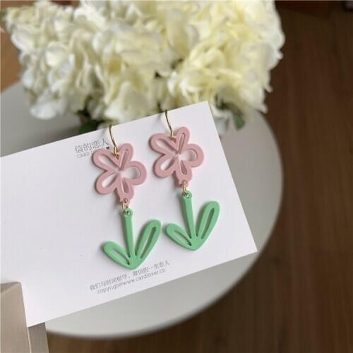 Cute Hollow Pink Flower Green Grass Plastic Stitching Drop Earrings Korean Simple Petal Pendent Earrings for Women Girls Jewelry