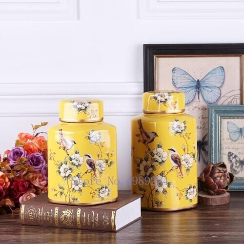 Retro Ceramics Vase Flowers and Birds Handmade with Cover Storage Jar Storage Flower Arrangement Accessories Home Decoration