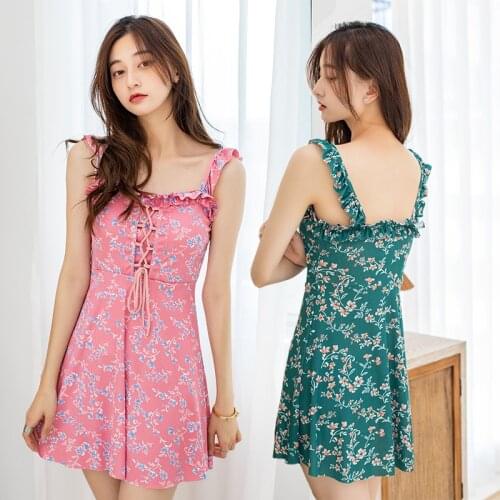 2021 New Skirted One Piece Swimsuit Women Print Swimwear Monokini Halter Swim Suit Korea Style Bathing Suit Halter Swimskirt